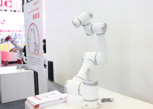 顯揚(yáng)科技亮相央視直播間